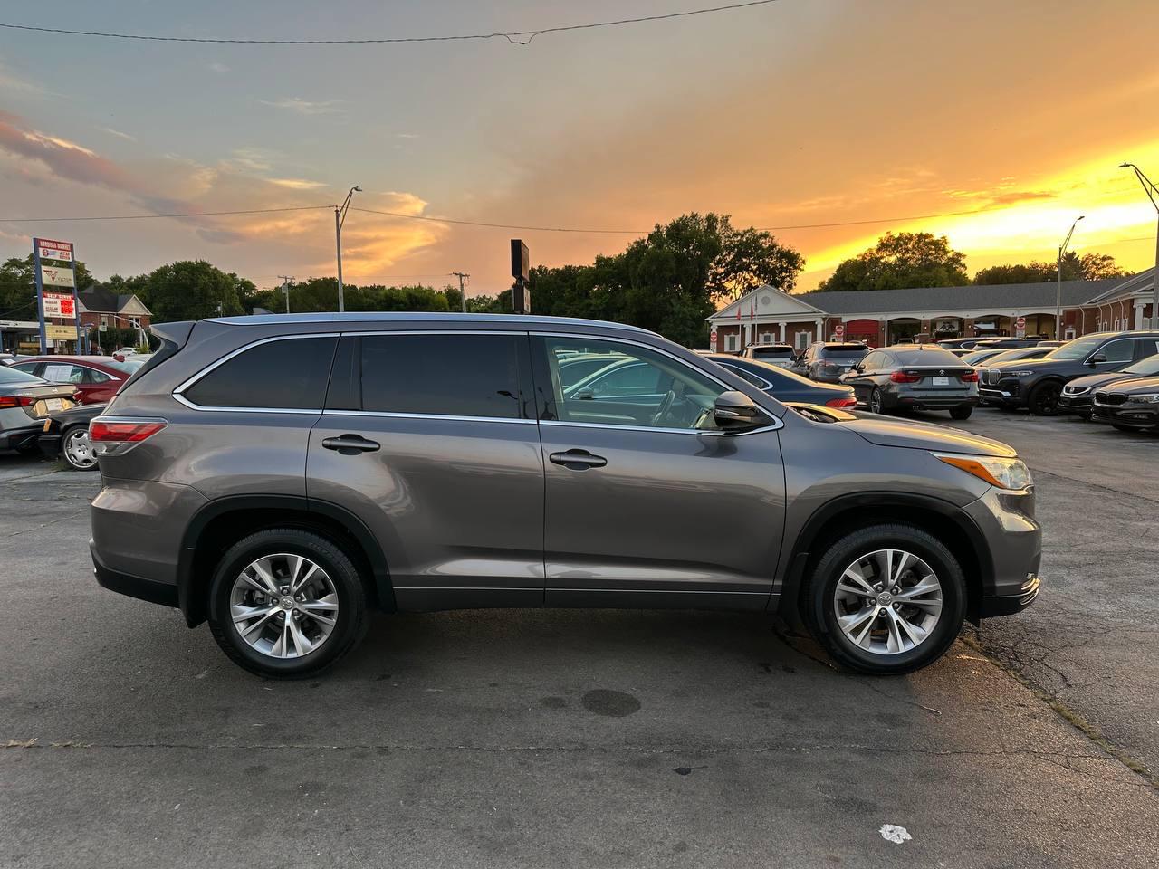 Toyota Highlander XLE AWD V6 2015