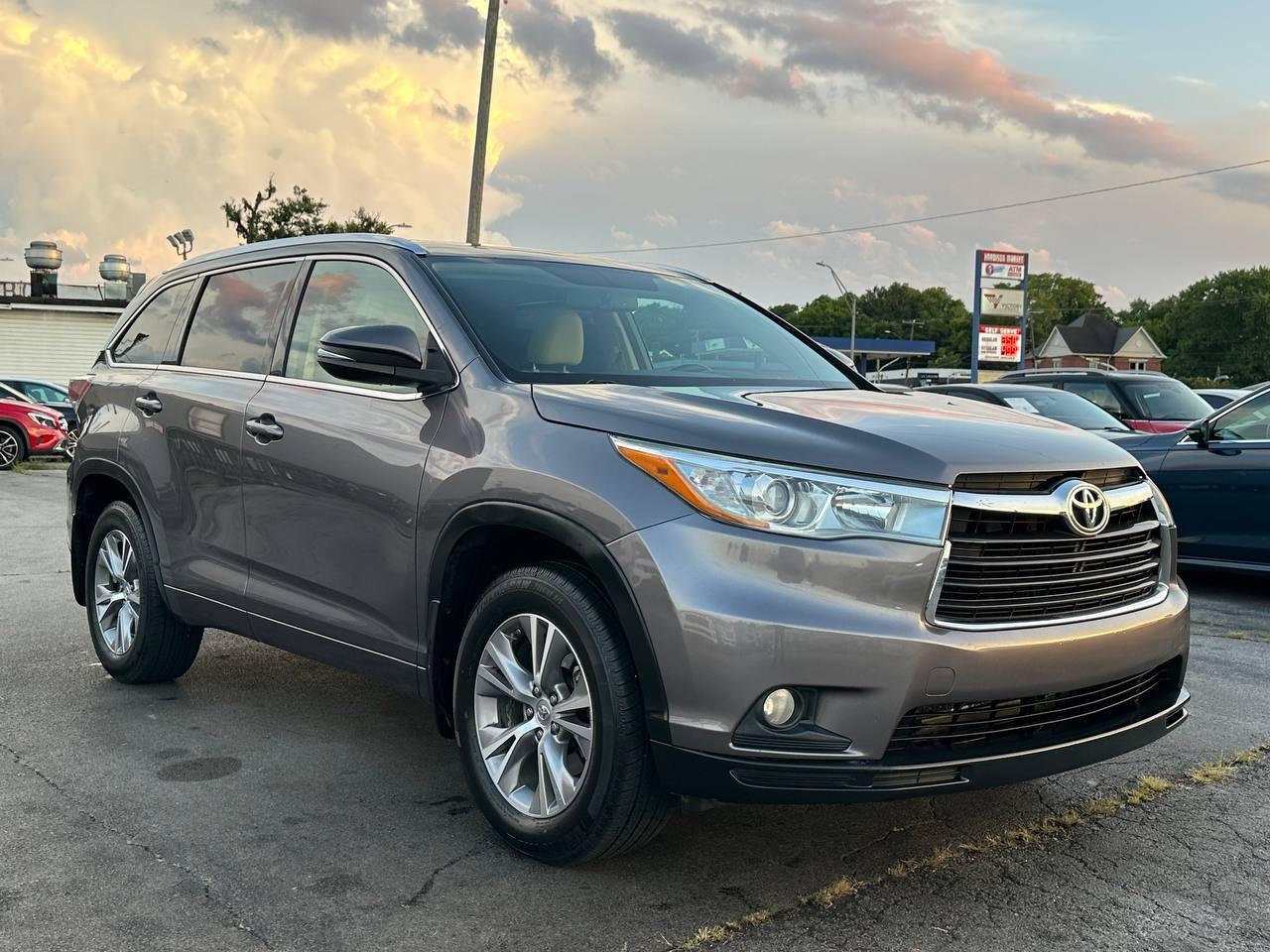Toyota Highlander XLE AWD V6 2015