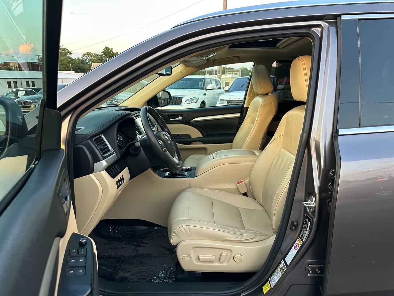 Toyota Highlander XLE AWD V6 2015