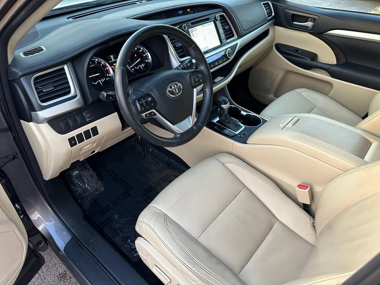 Toyota Highlander XLE AWD V6 2015