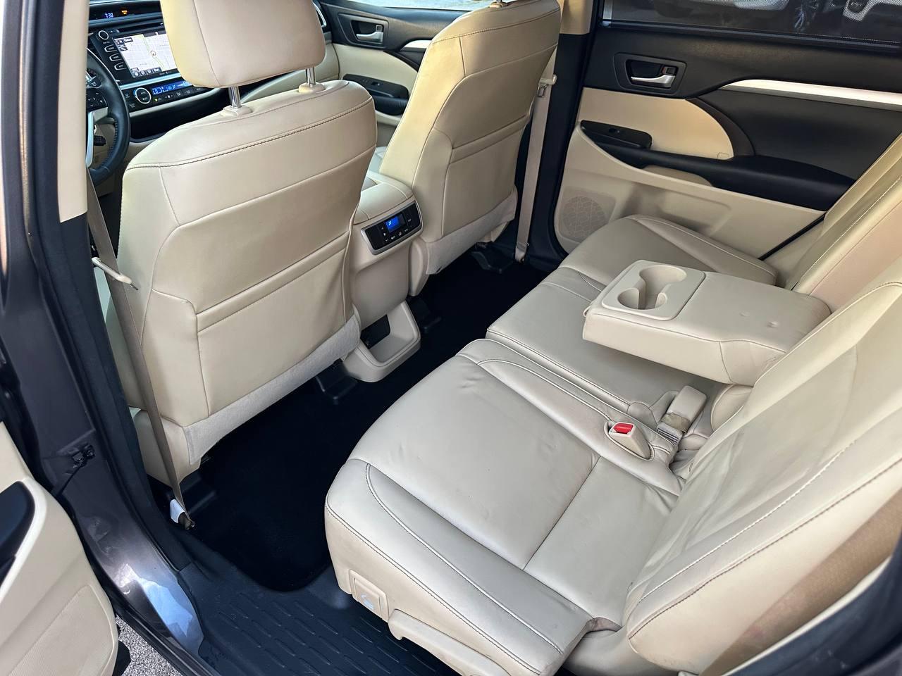 Toyota Highlander XLE AWD V6 2015