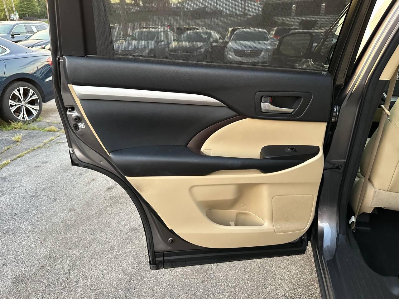 Toyota Highlander XLE AWD V6 2015