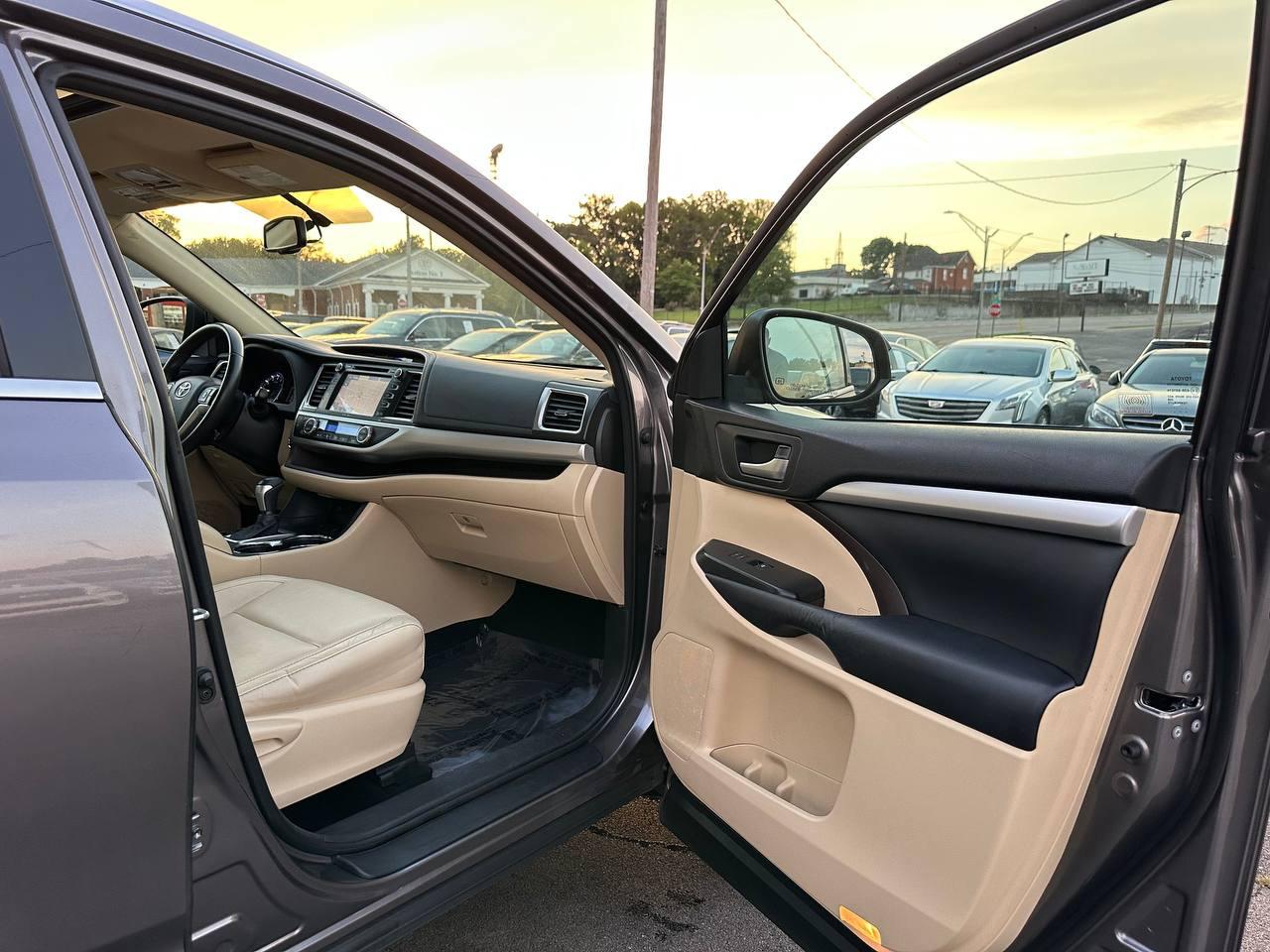 Toyota Highlander XLE AWD V6 2015