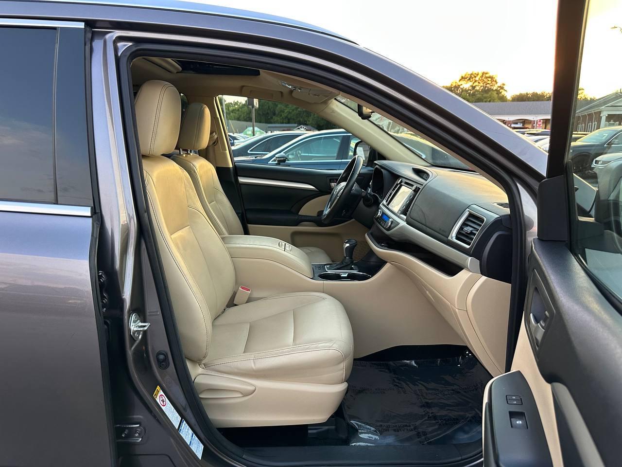 Toyota Highlander XLE AWD V6 2015