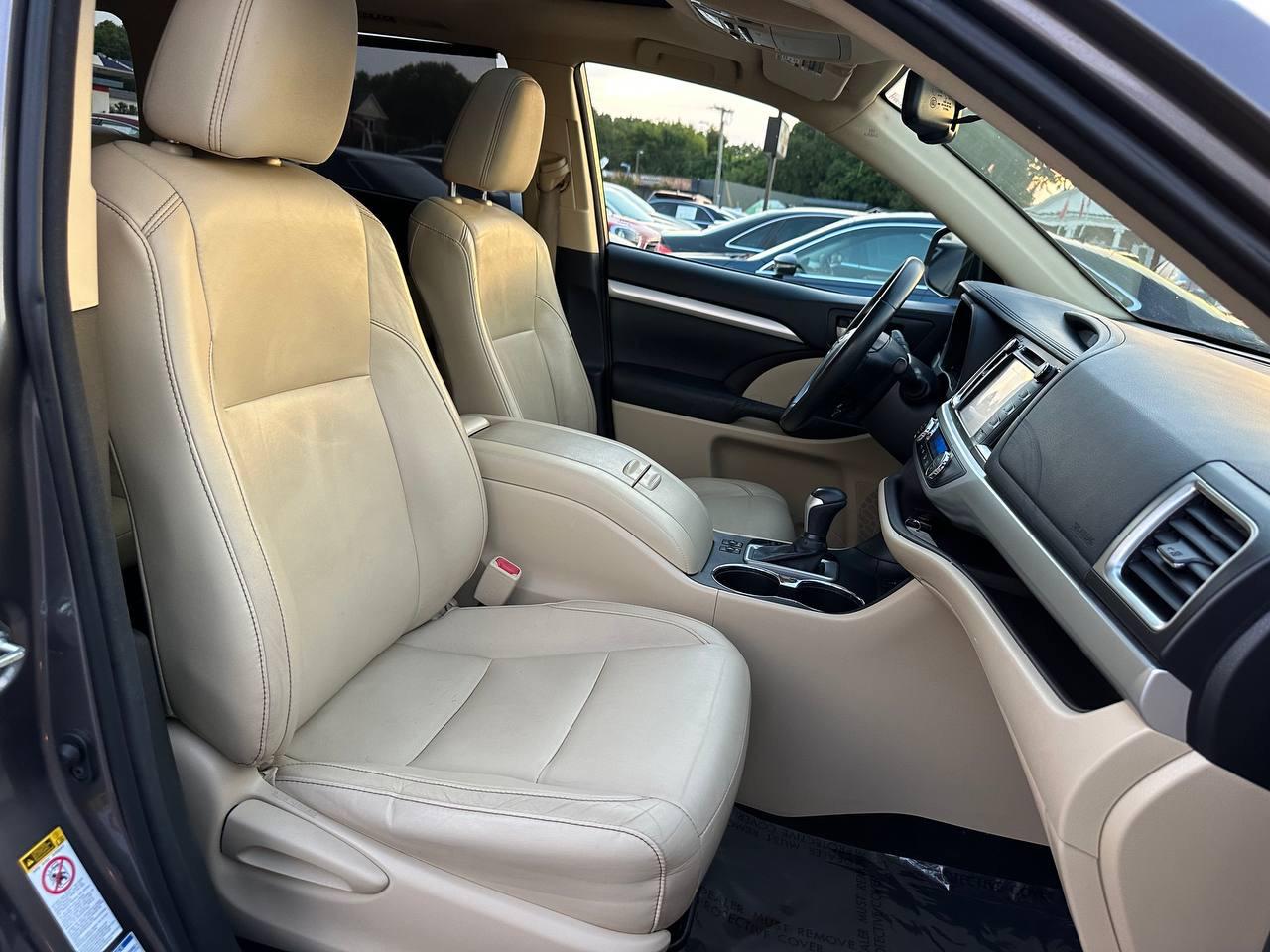 Toyota Highlander XLE AWD V6 2015