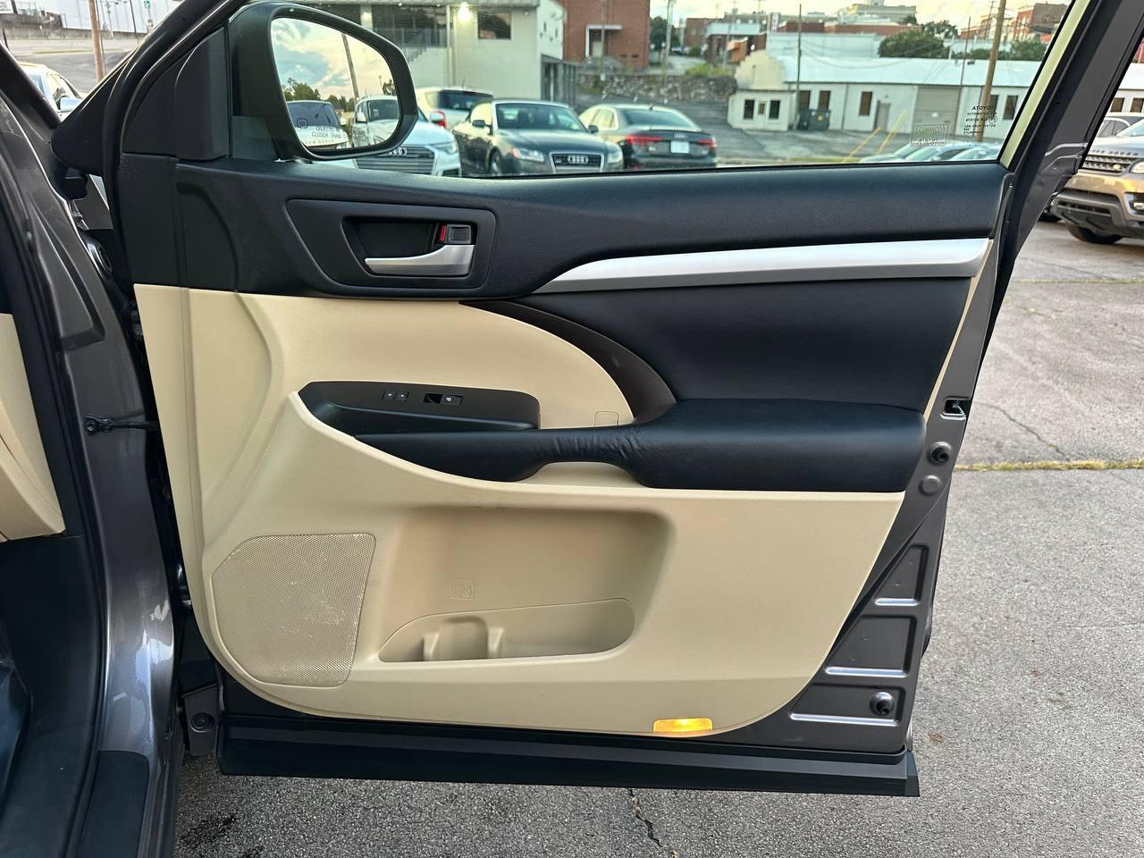 Toyota Highlander XLE AWD V6 2015