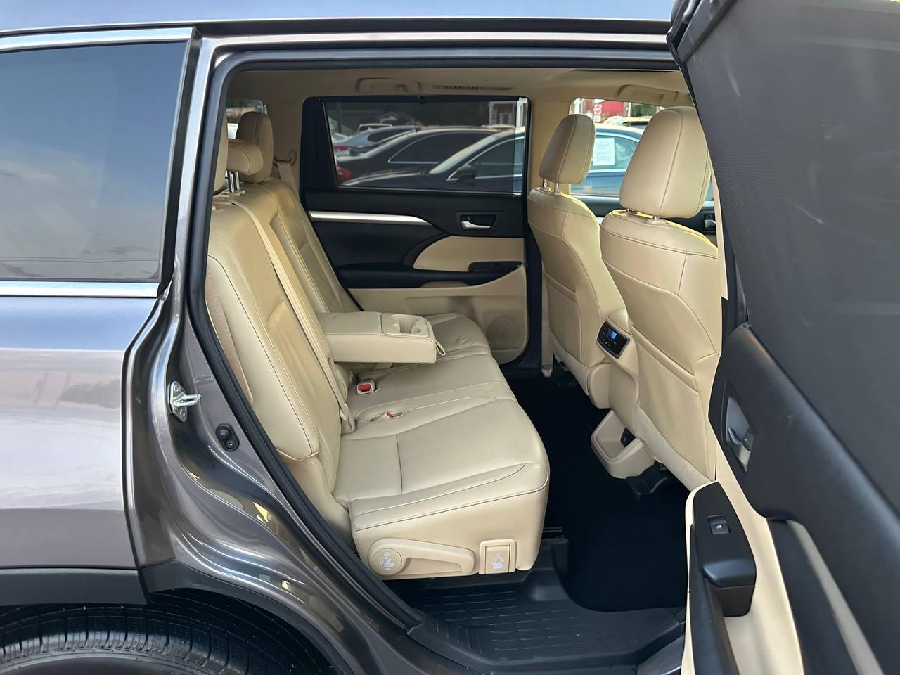 Toyota Highlander XLE AWD V6 2015