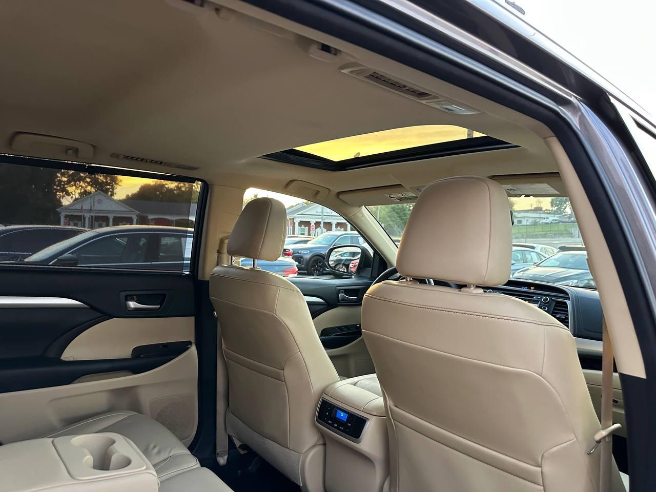 Toyota Highlander XLE AWD V6 2015