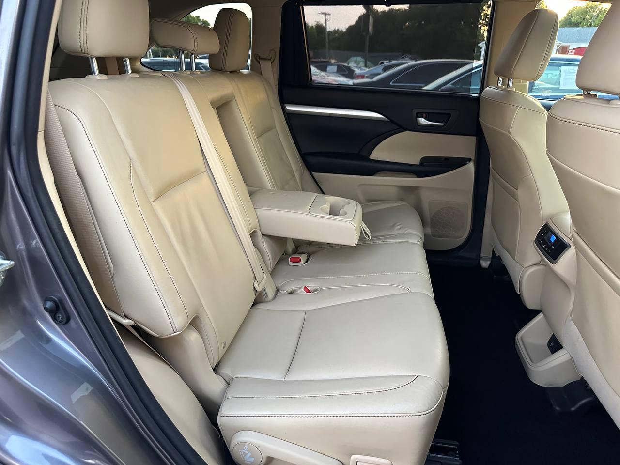 Toyota Highlander XLE AWD V6 2015