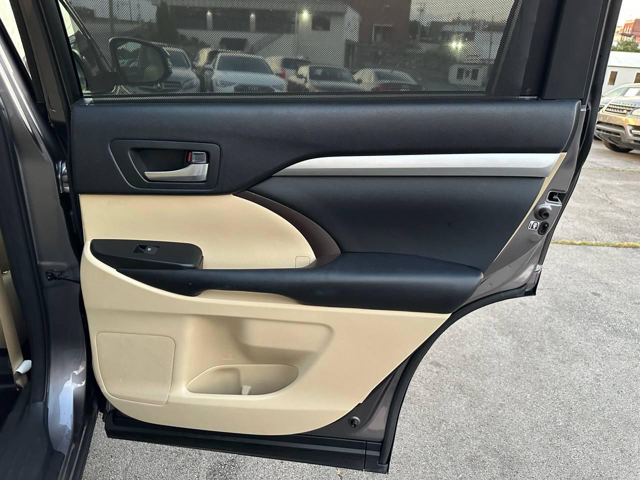 Toyota Highlander XLE AWD V6 2015