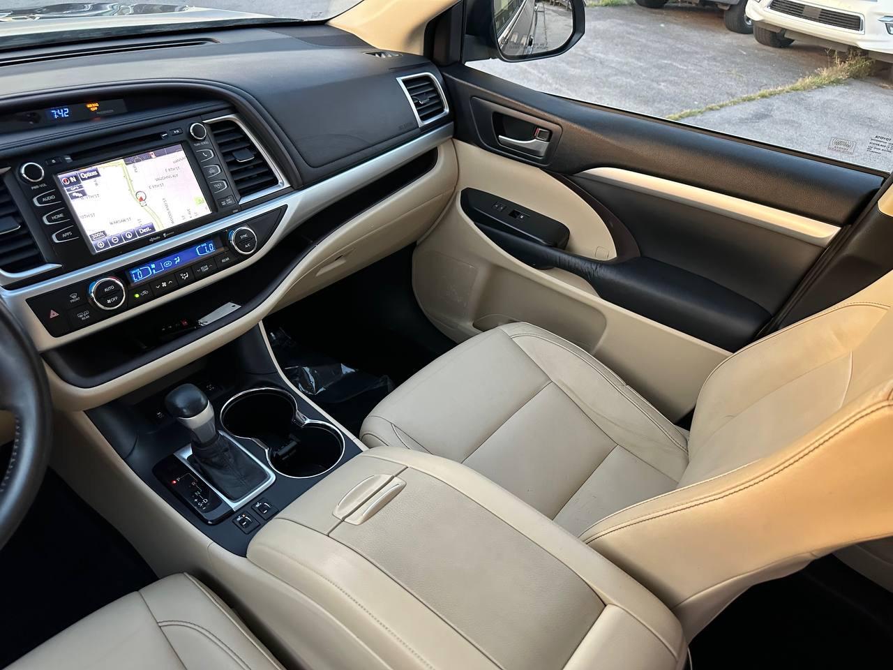Toyota Highlander XLE AWD V6 2015