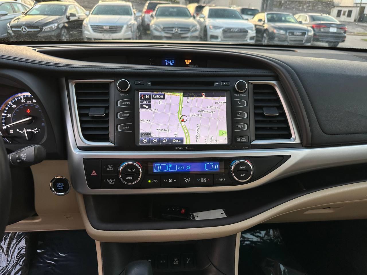 Toyota Highlander XLE AWD V6 2015