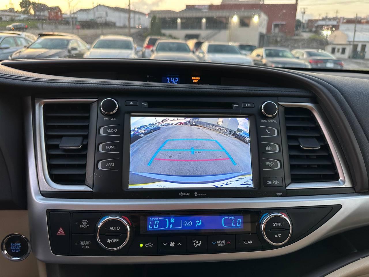 Toyota Highlander XLE AWD V6 2015