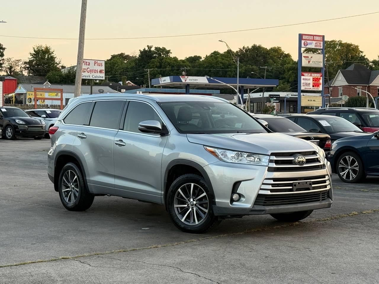 Toyota Highlander XLE AWD V6 2017