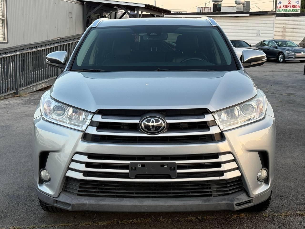 Toyota Highlander XLE AWD V6 2017