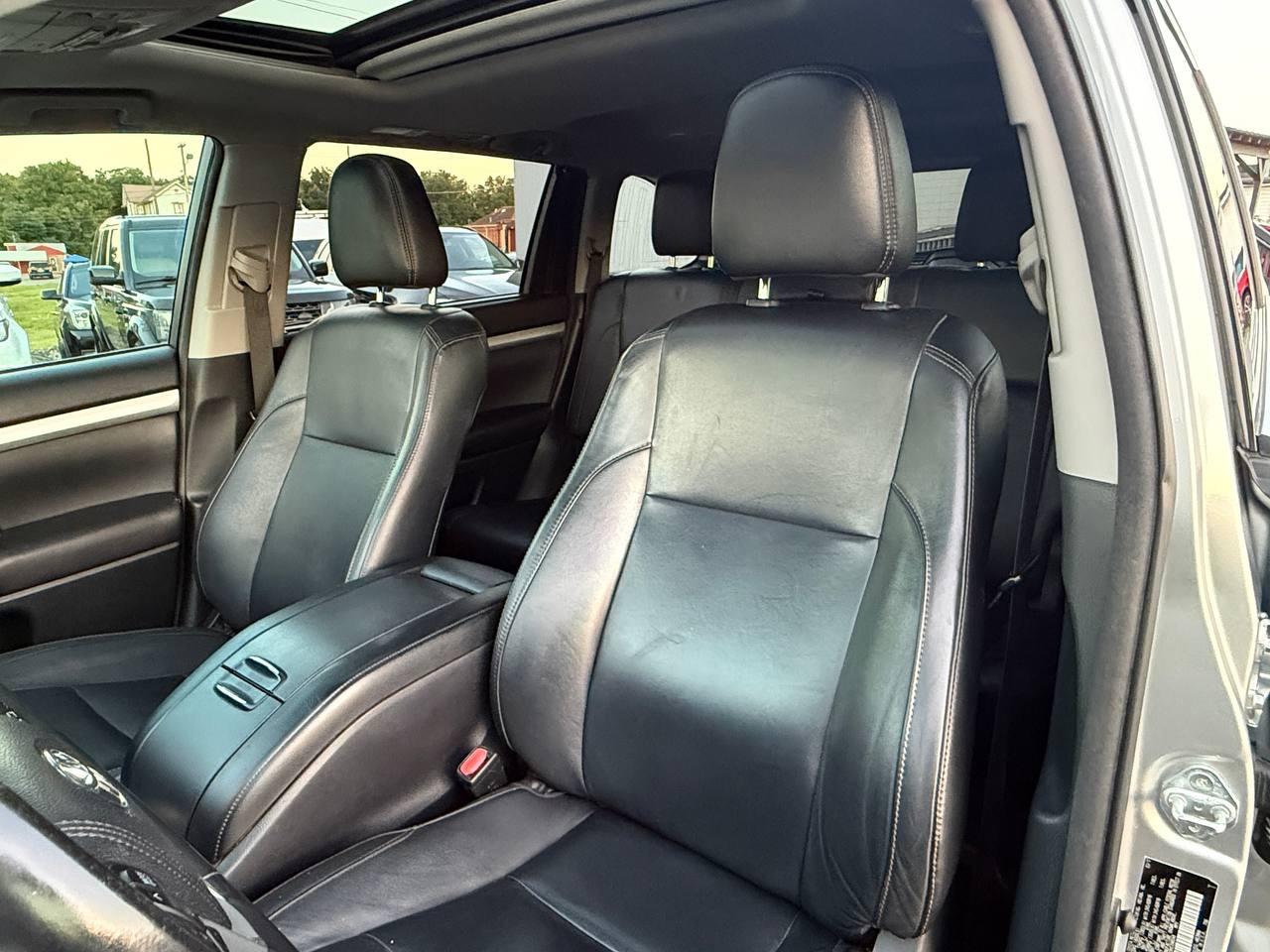 Toyota Highlander XLE AWD V6 2017