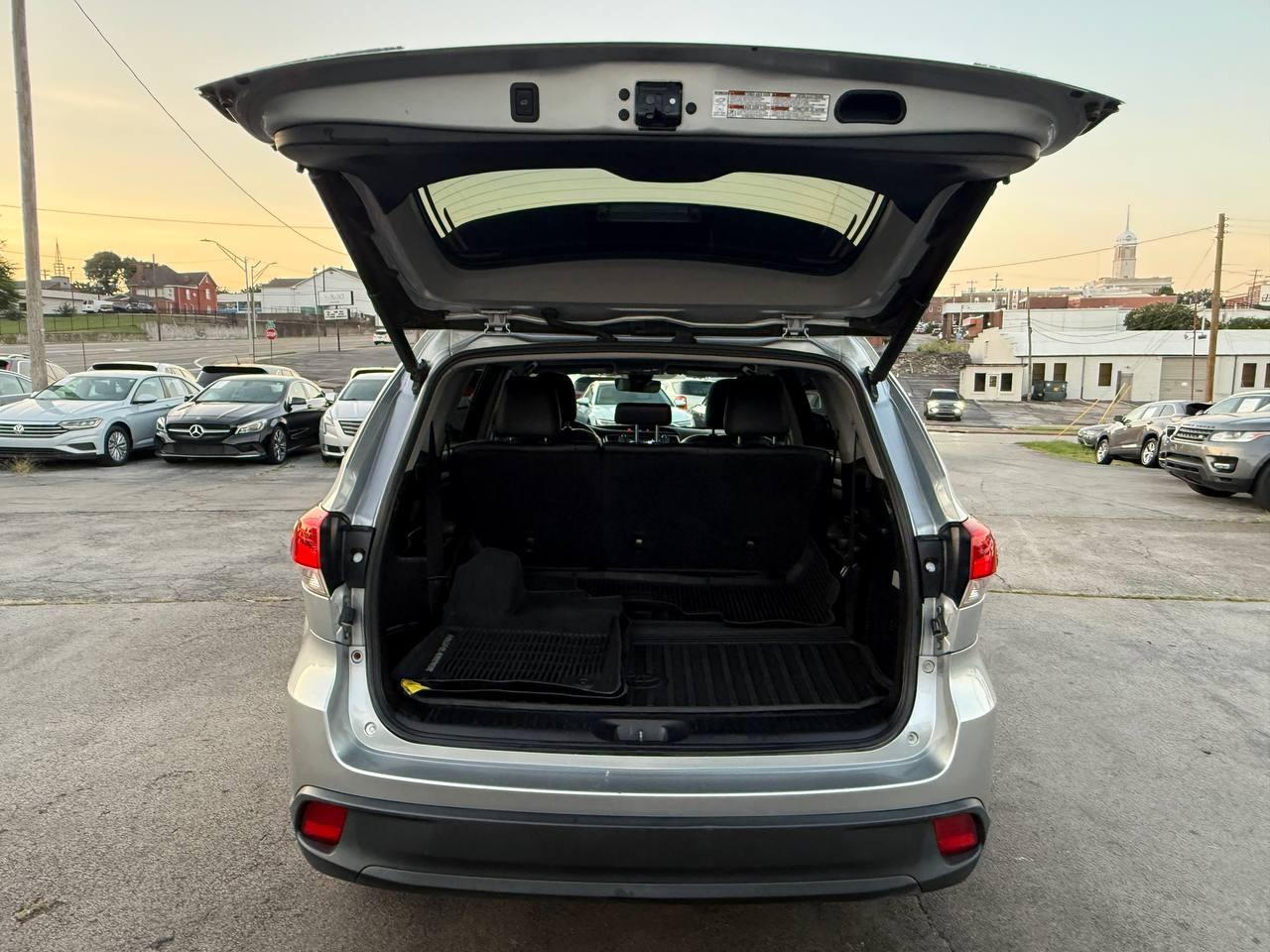 Toyota Highlander XLE AWD V6 2017