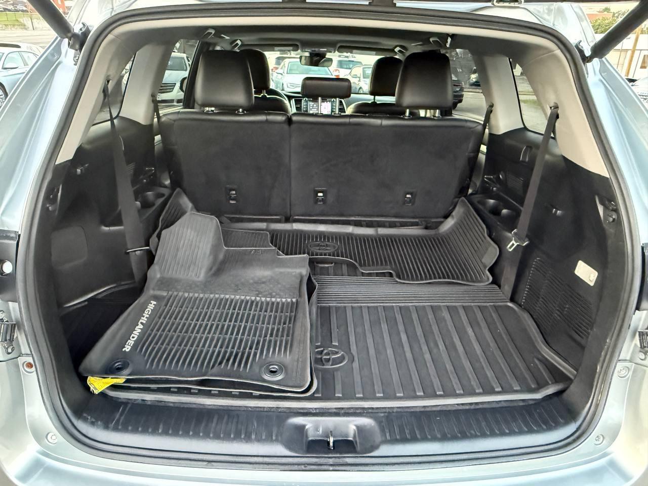 Toyota Highlander XLE AWD V6 2017