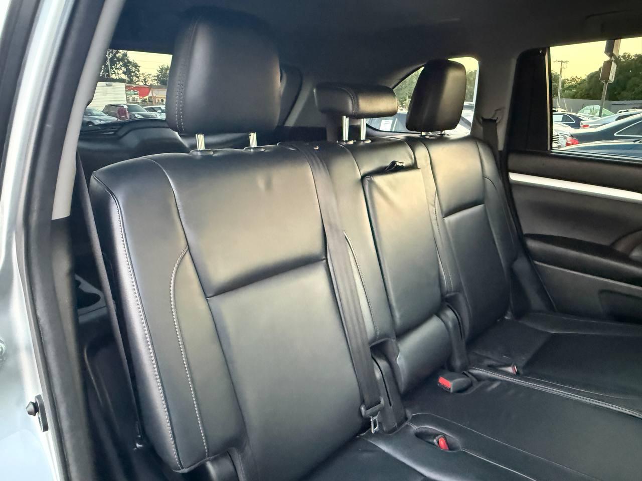 Toyota Highlander XLE AWD V6 2017