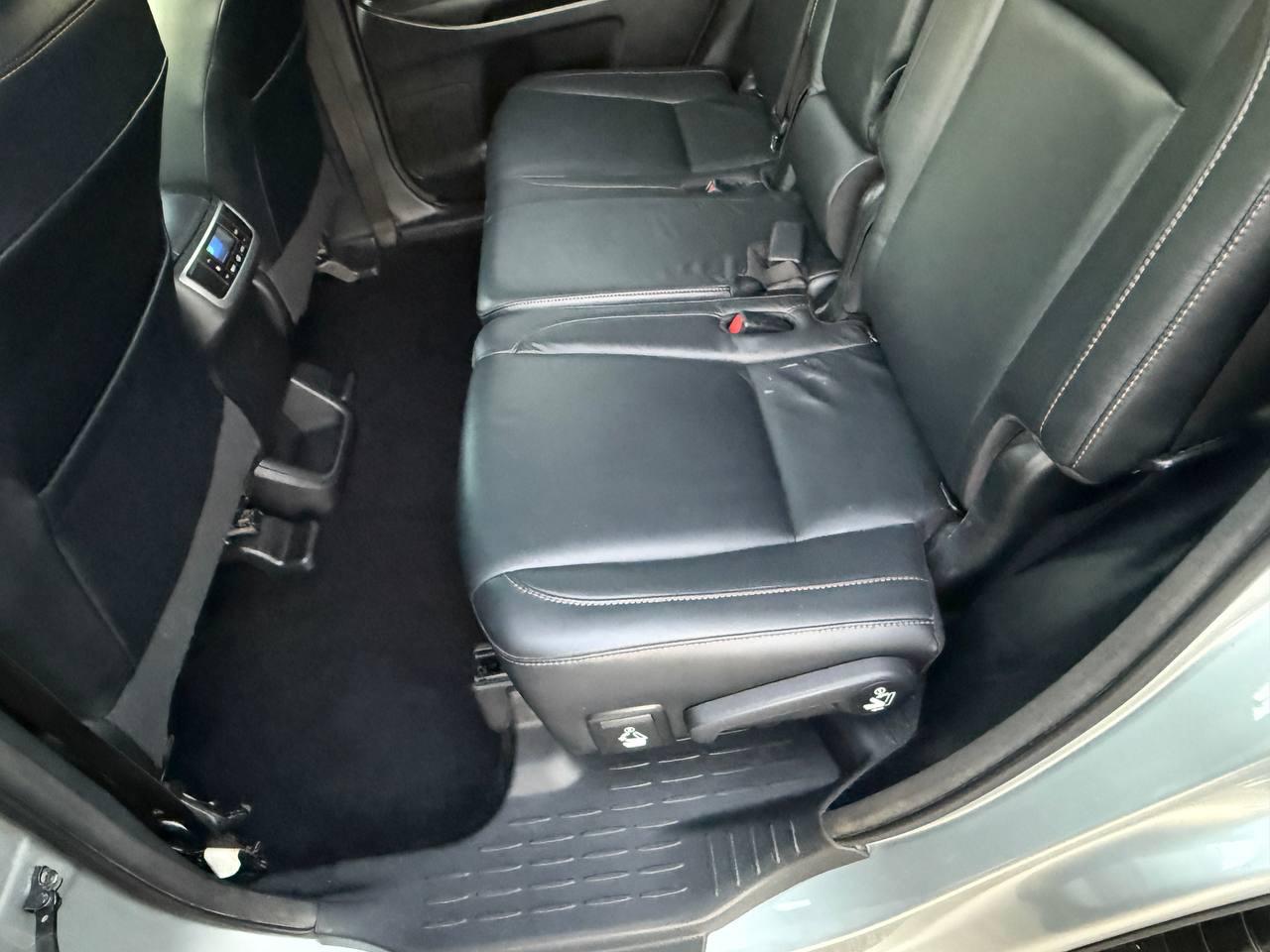 Toyota Highlander XLE AWD V6 2017