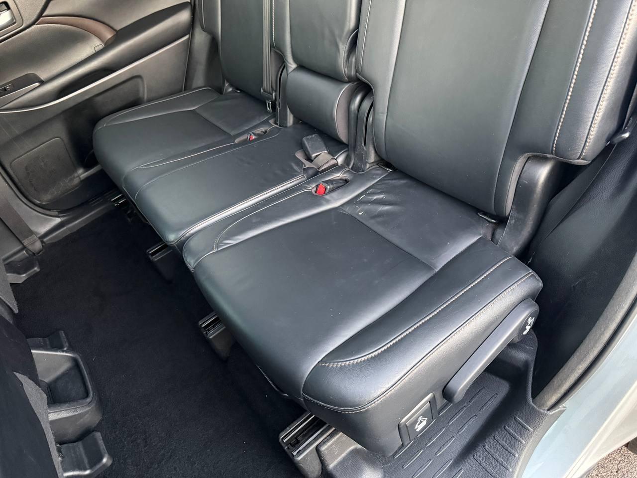 Toyota Highlander XLE AWD V6 2017