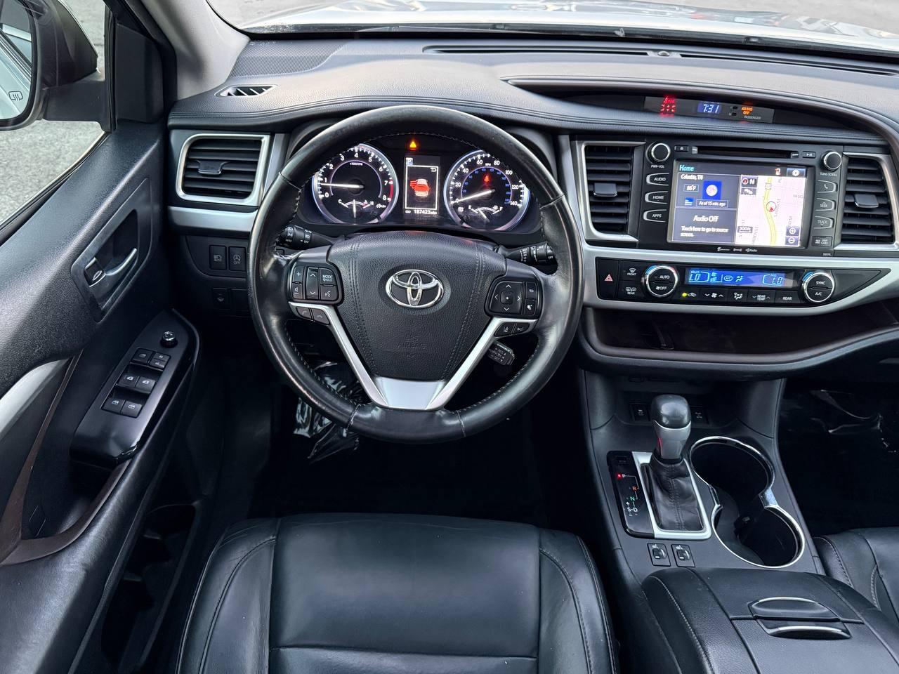 Toyota Highlander XLE AWD V6 2017