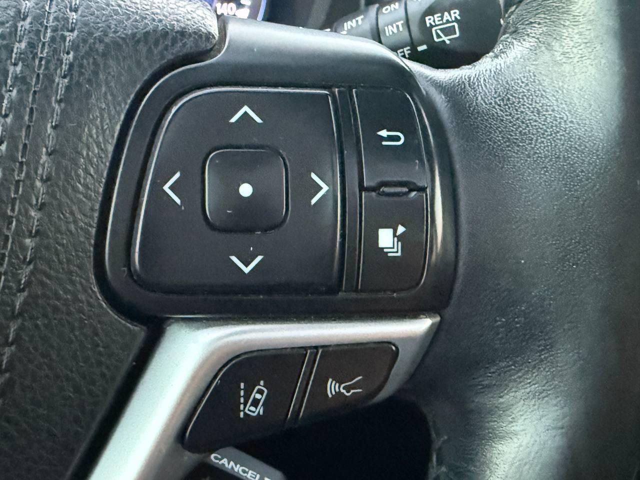 Toyota Highlander XLE AWD V6 2017