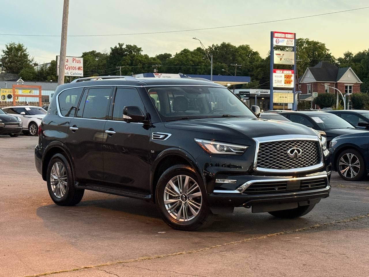 Infiniti QX80 LUXE 2019
