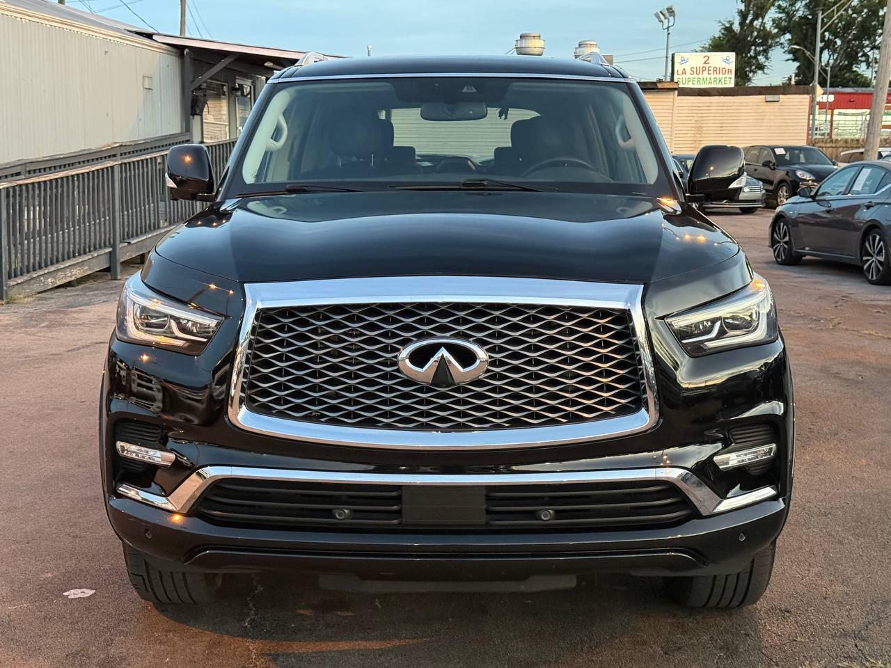 Infiniti QX80 LUXE 2019