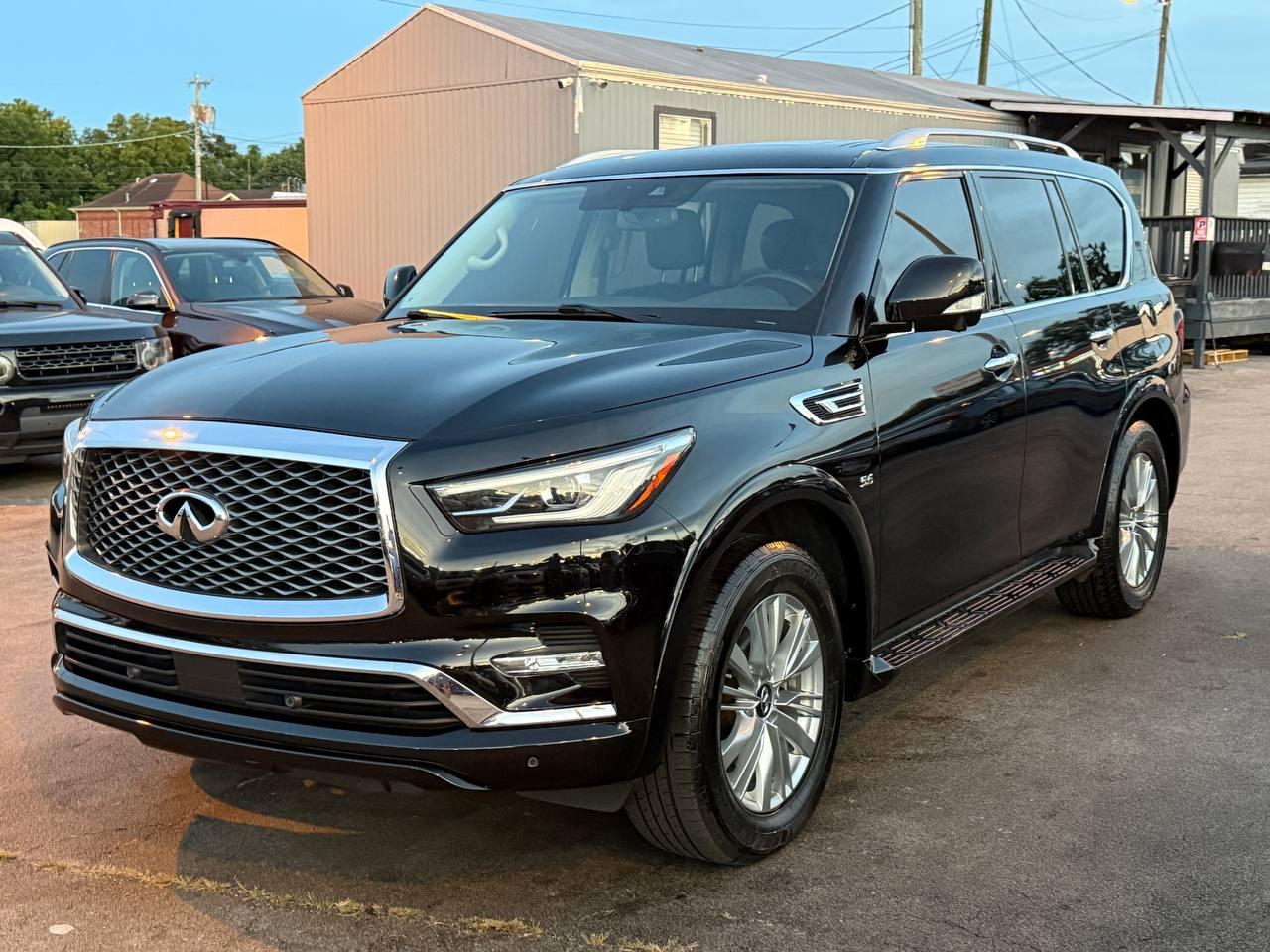 Infiniti QX80 LUXE 2019