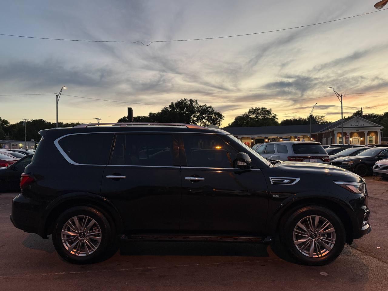 Infiniti QX80 LUXE 2019