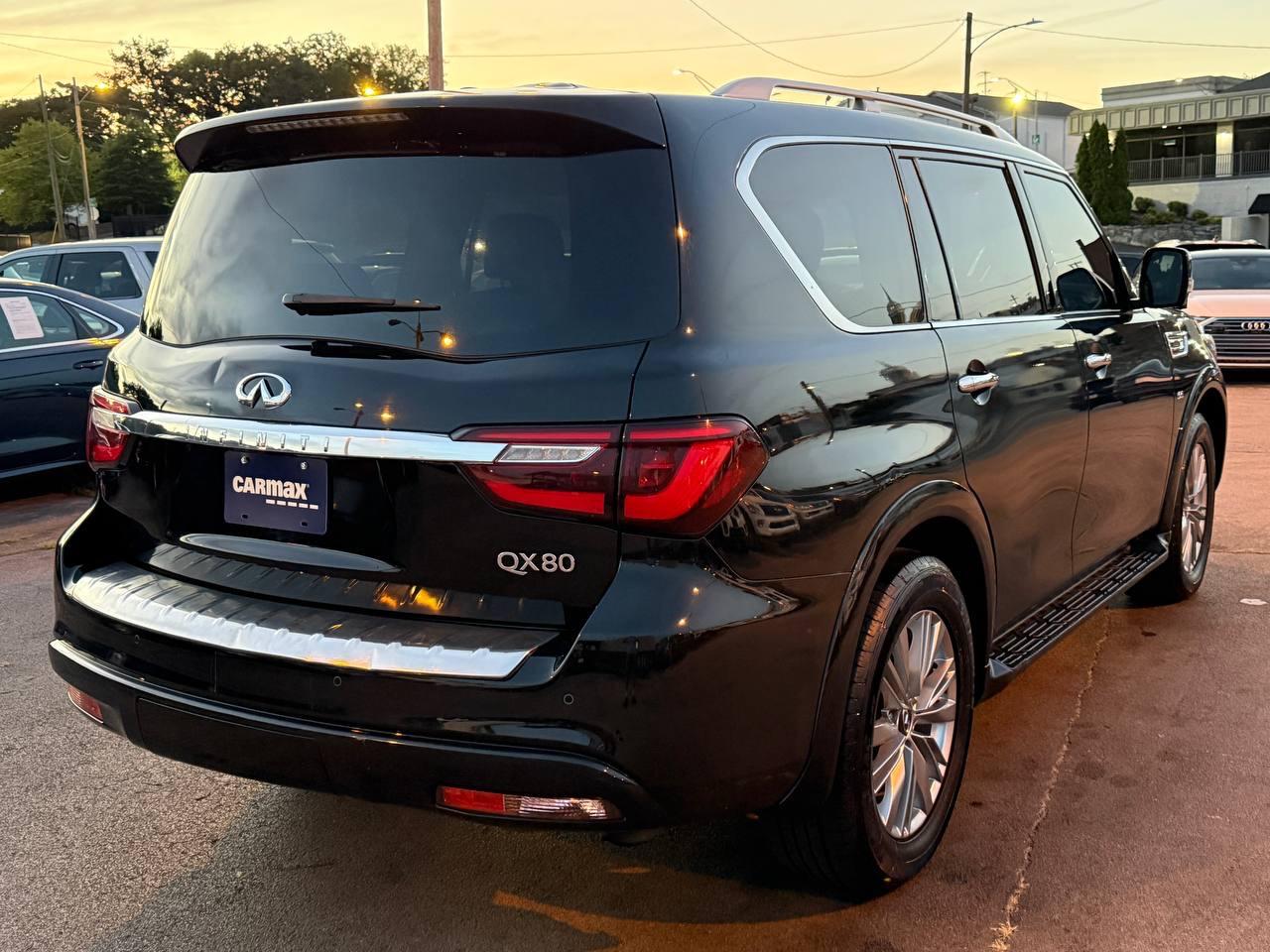 Infiniti QX80 LUXE 2019