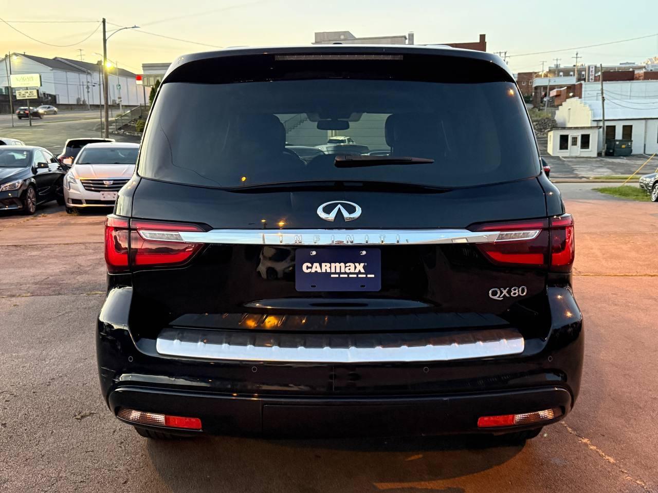 Infiniti QX80 LUXE 2019
