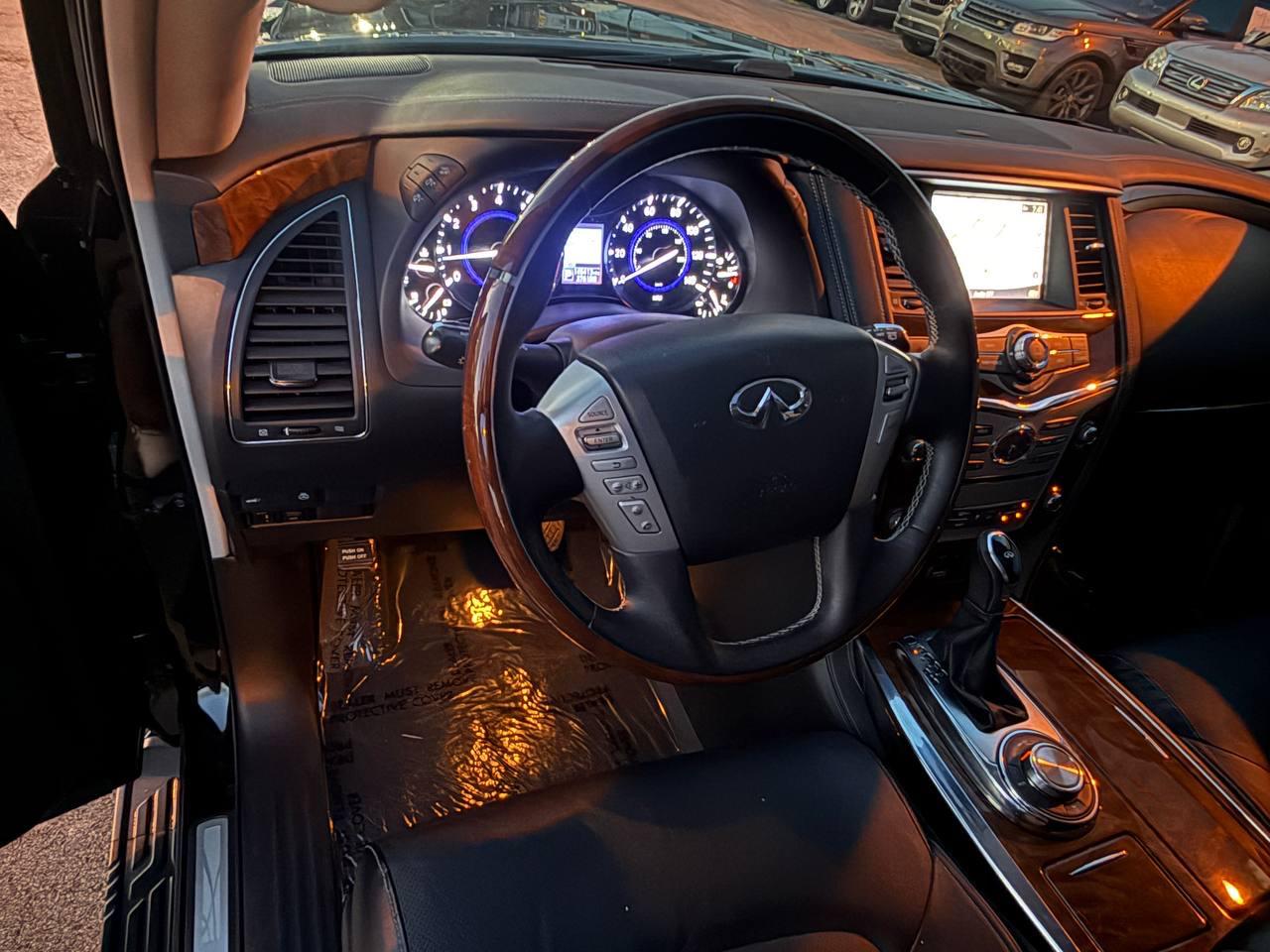 Infiniti QX80 LUXE 2019