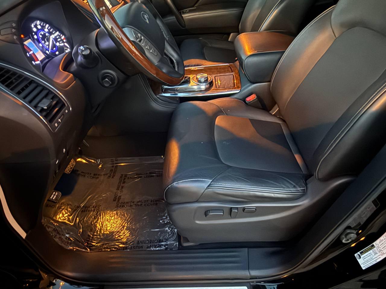 Infiniti QX80 LUXE 2019