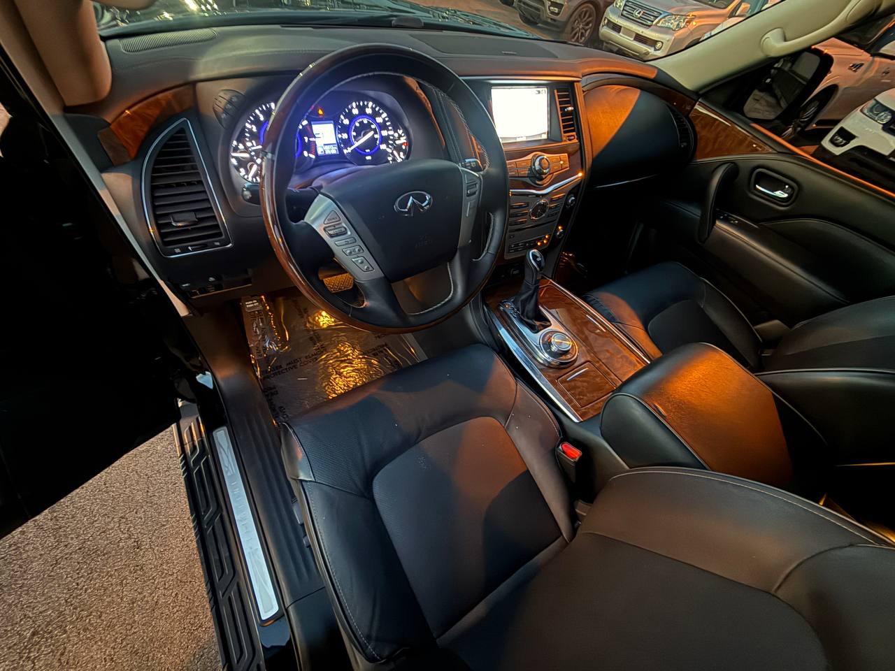 Infiniti QX80 LUXE 2019