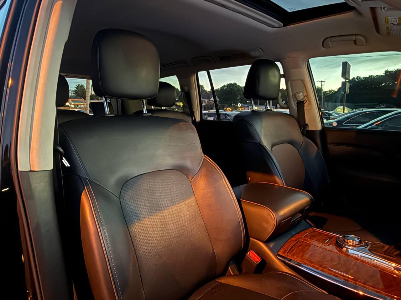 Infiniti QX80 LUXE 2019