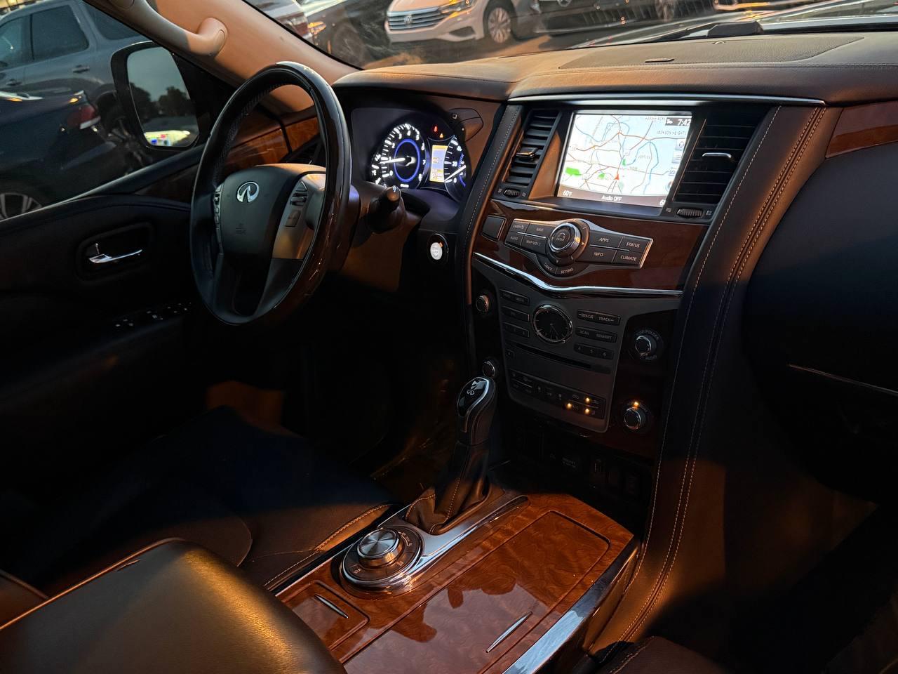Infiniti QX80 LUXE 2019