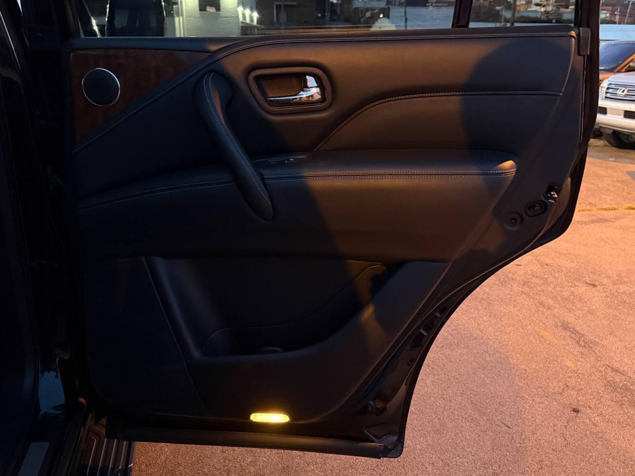Infiniti QX80 LUXE 2019