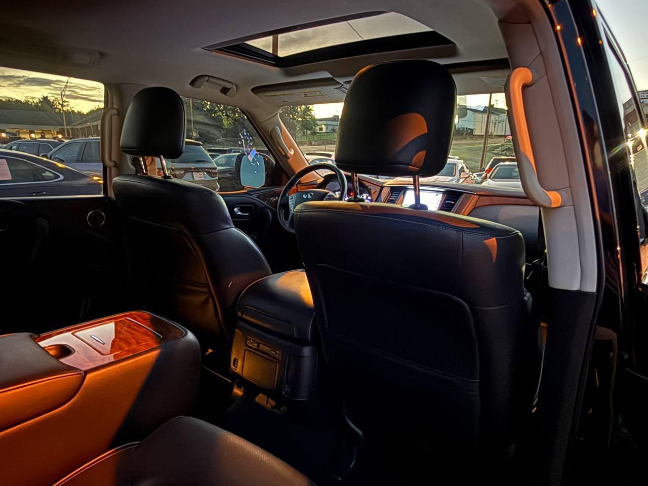 Infiniti QX80 LUXE 2019