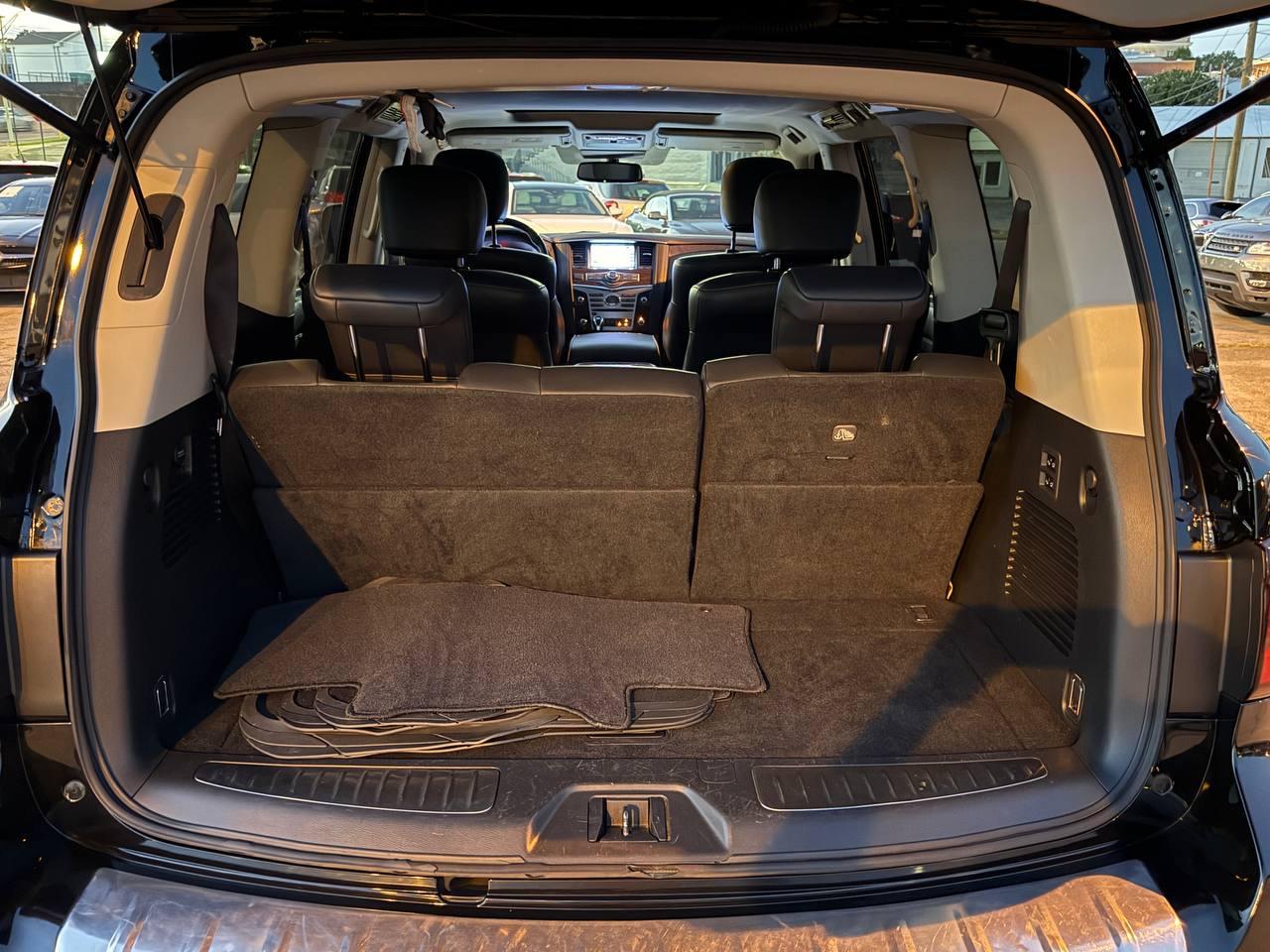 Infiniti QX80 LUXE 2019