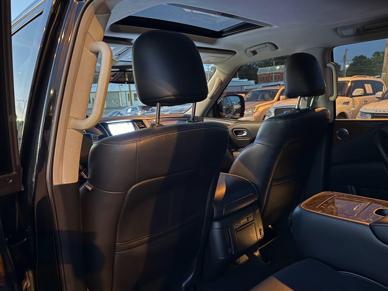 Infiniti QX80 LUXE 2019