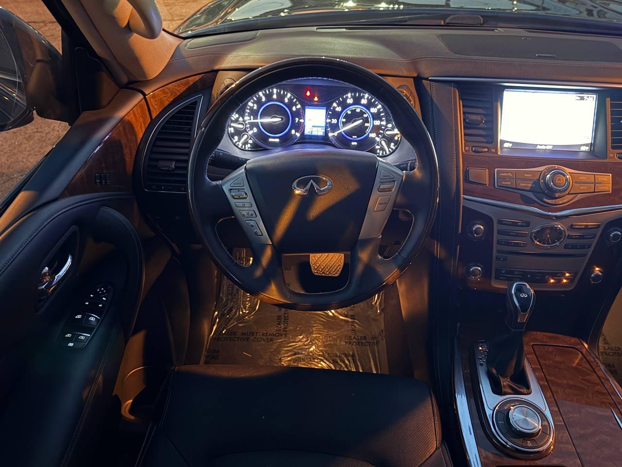 Infiniti QX80 LUXE 2019