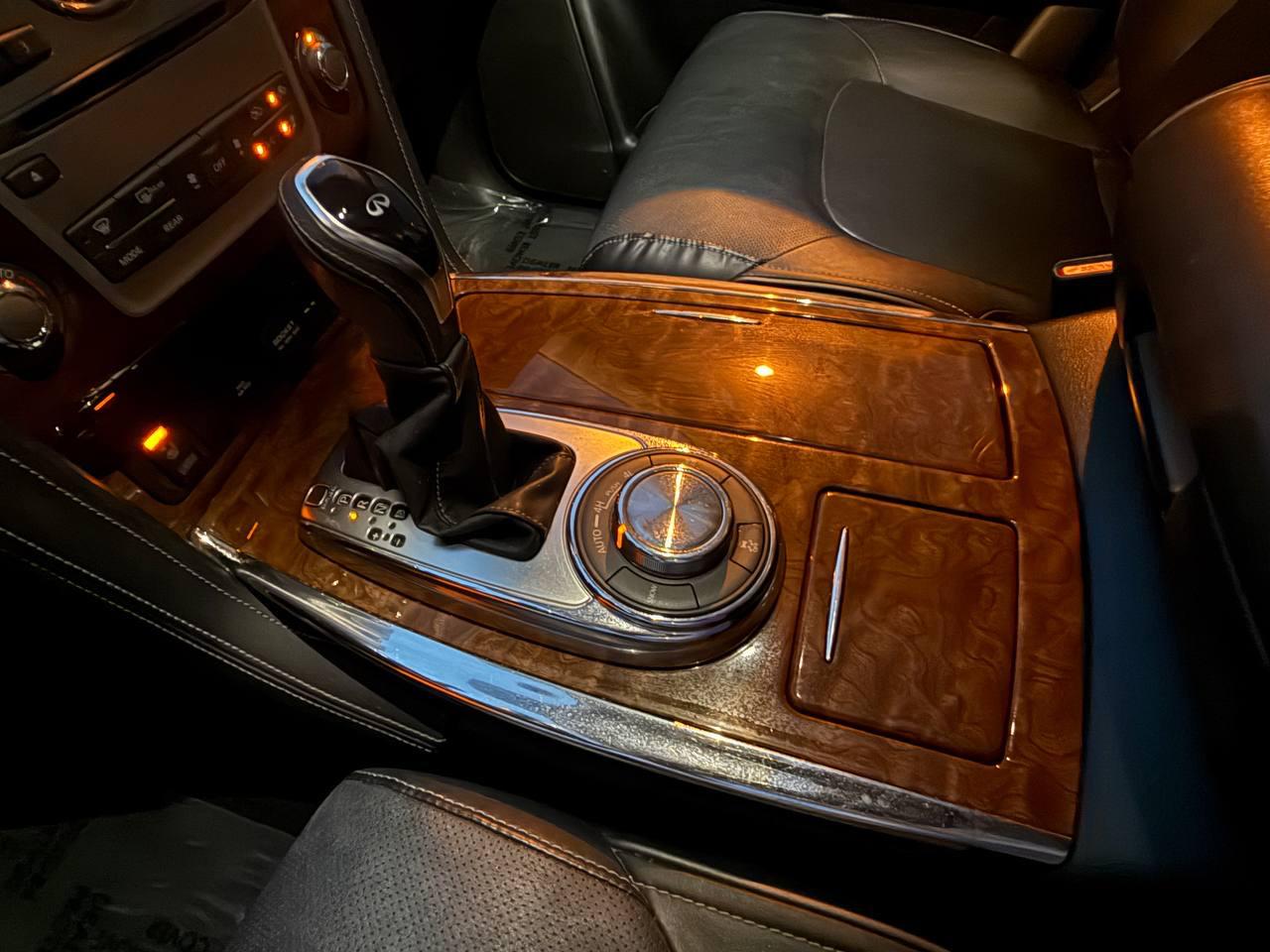 Infiniti QX80 LUXE 2019