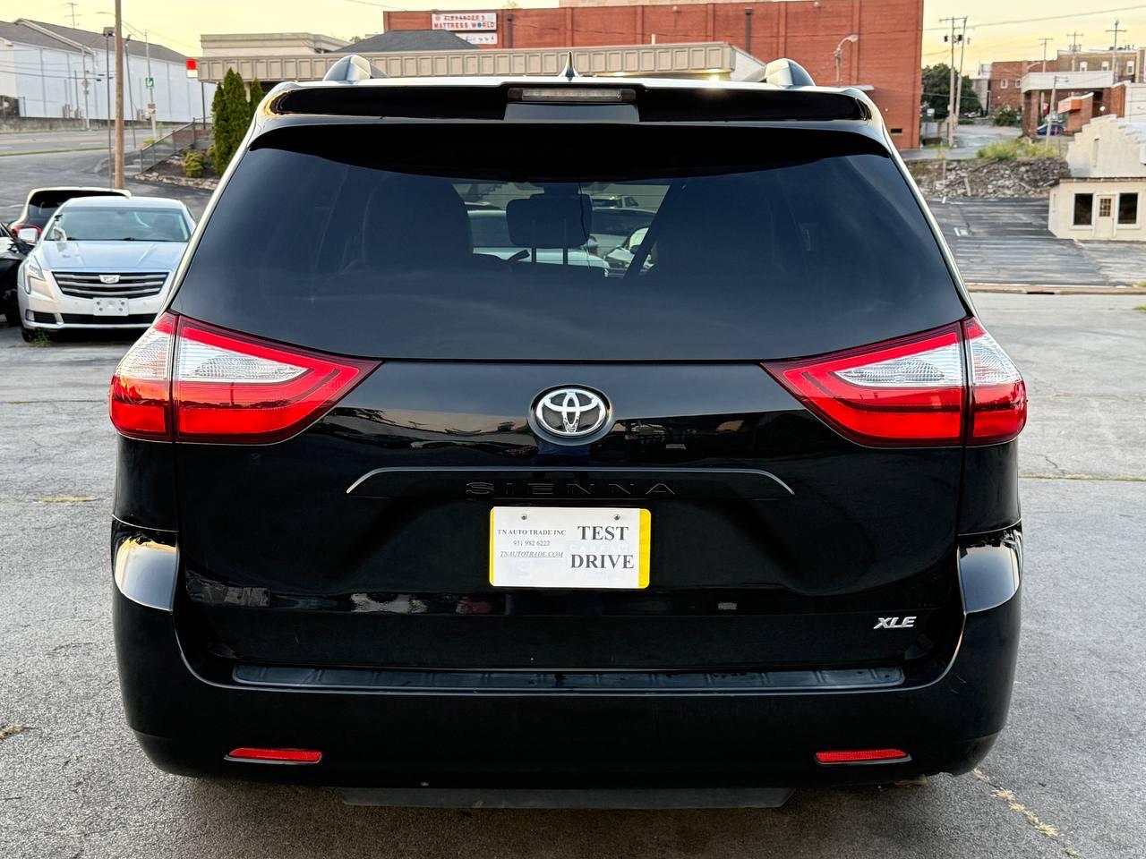 Toyota Sienna Limited Premium 7-Passenger 2019