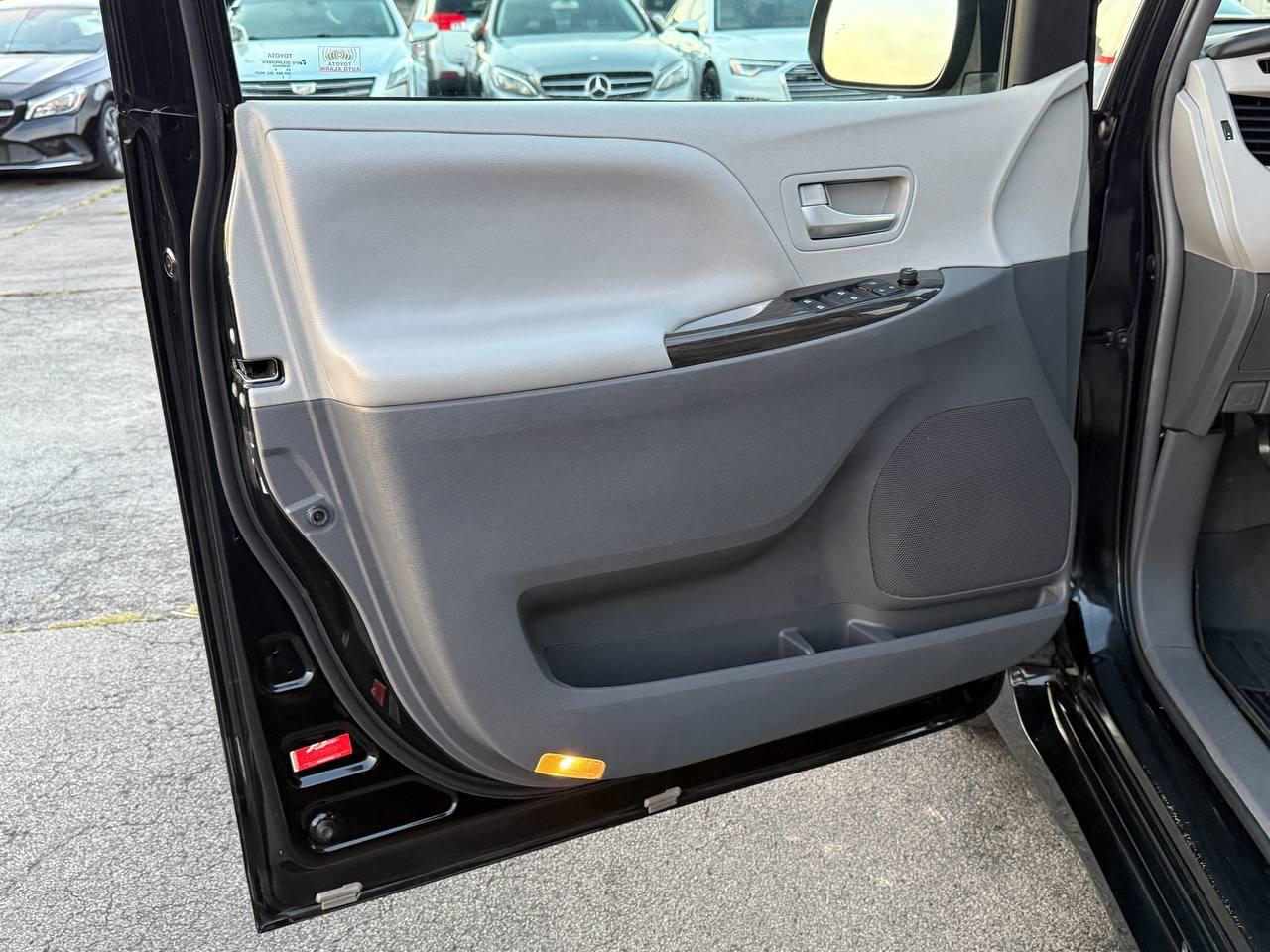 Toyota Sienna Limited Premium 7-Passenger 2019