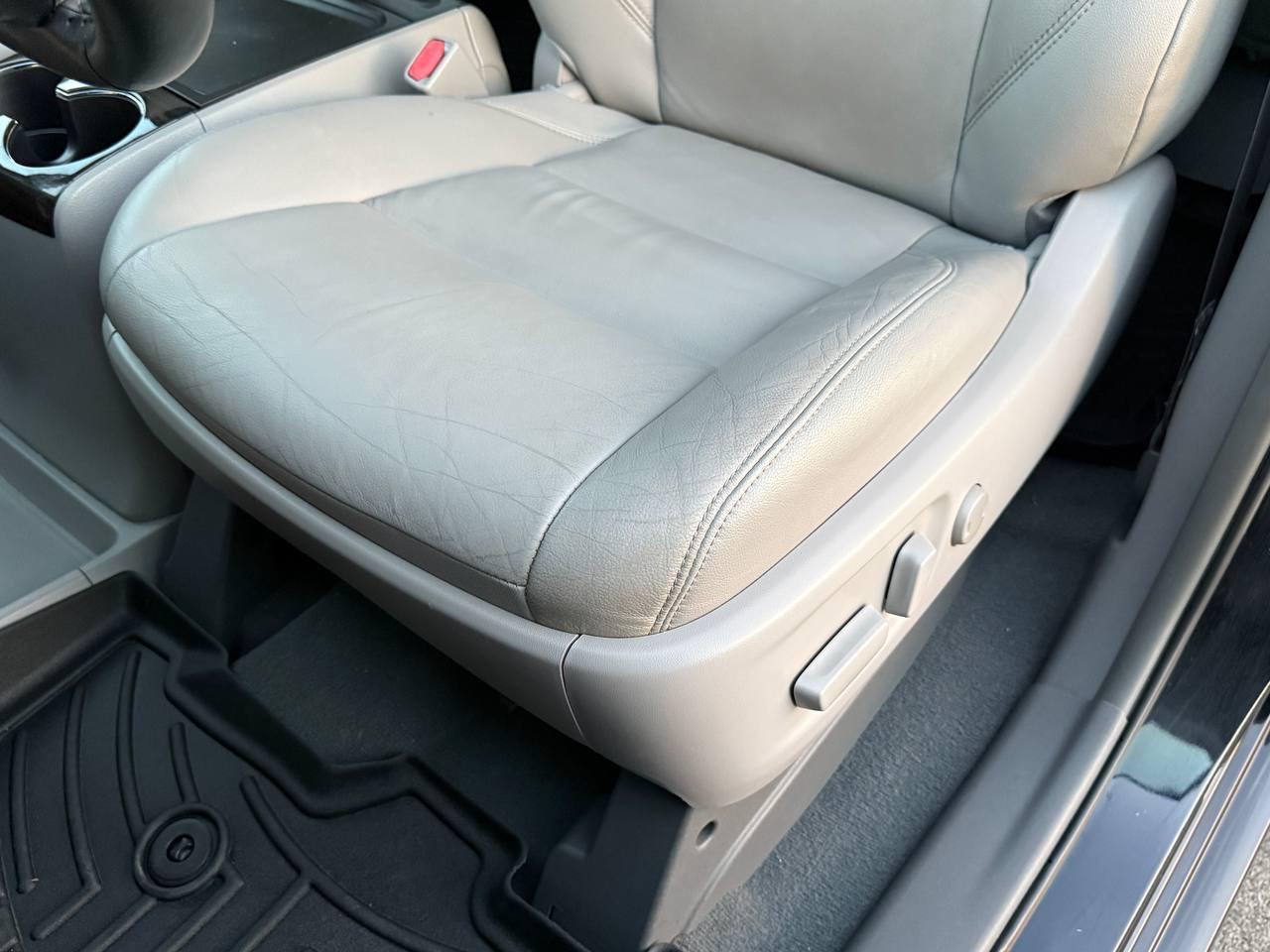 Toyota Sienna Limited Premium 7-Passenger 2019