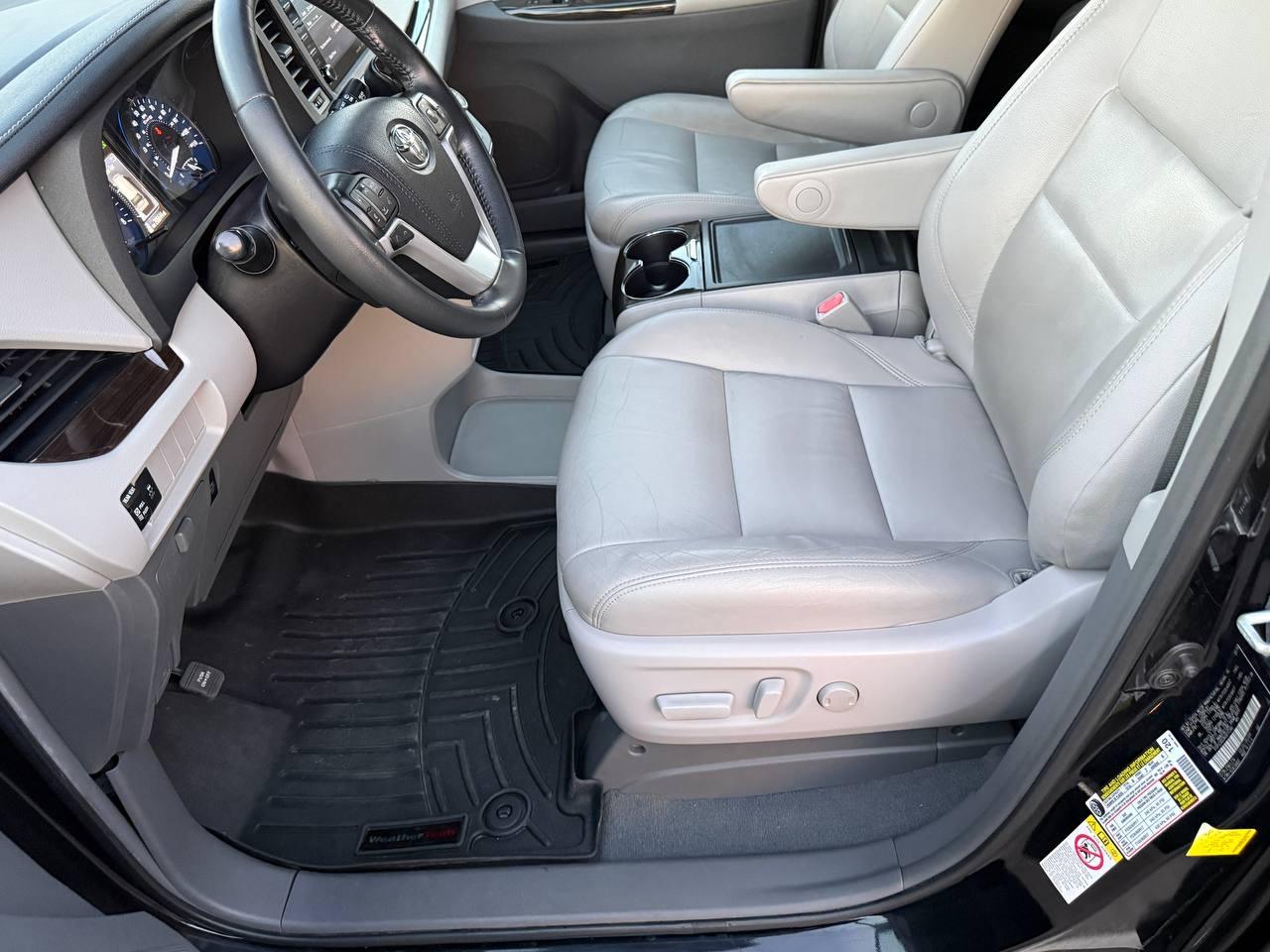 Toyota Sienna Limited Premium 7-Passenger 2019