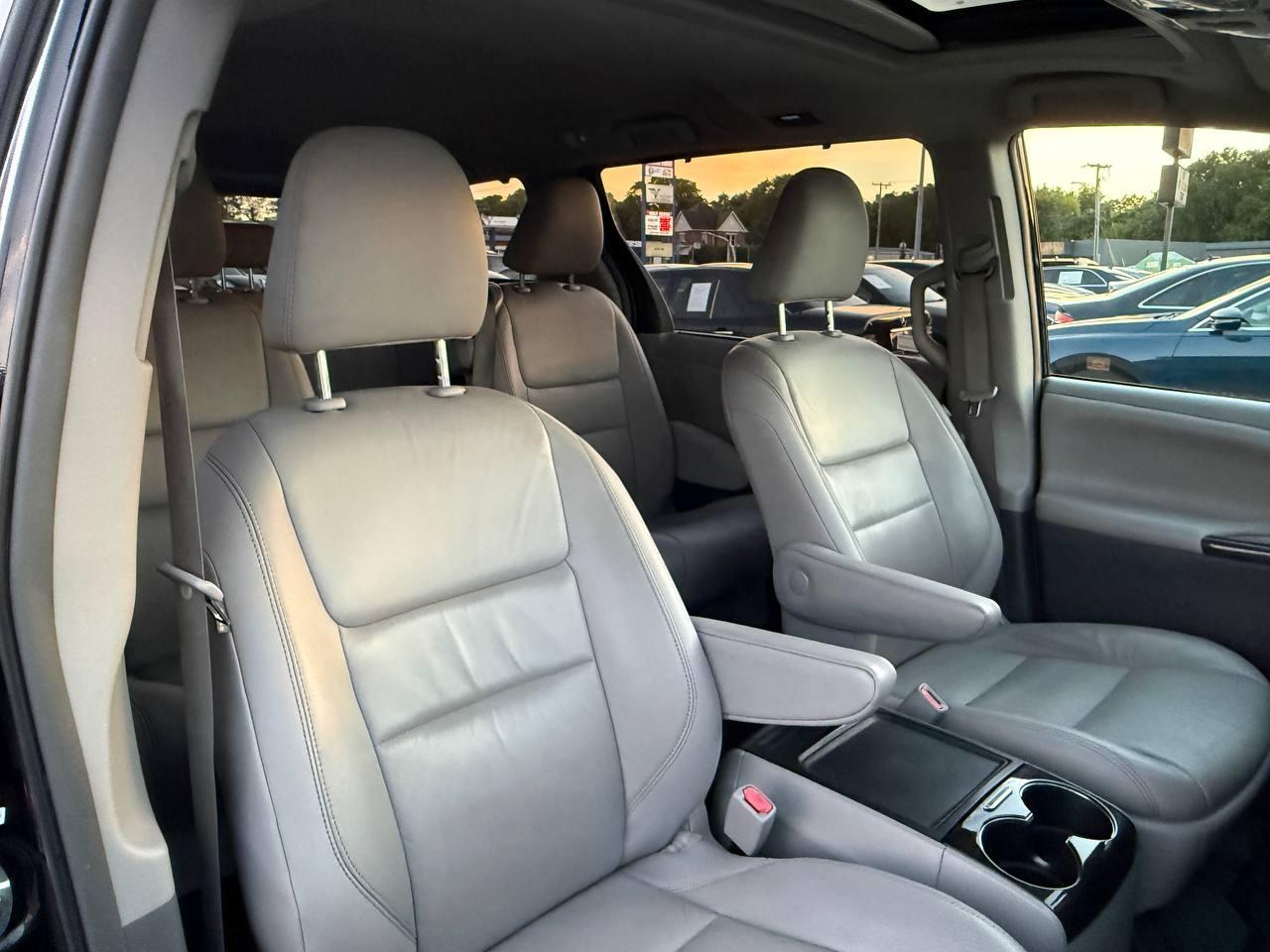 Toyota Sienna Limited Premium 7-Passenger 2019