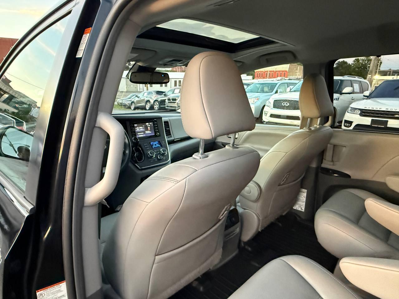 Toyota Sienna Limited Premium 7-Passenger 2019